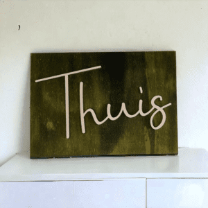houten bord met 3D tekst A3 houtenbord met 3D tekst voor binnen