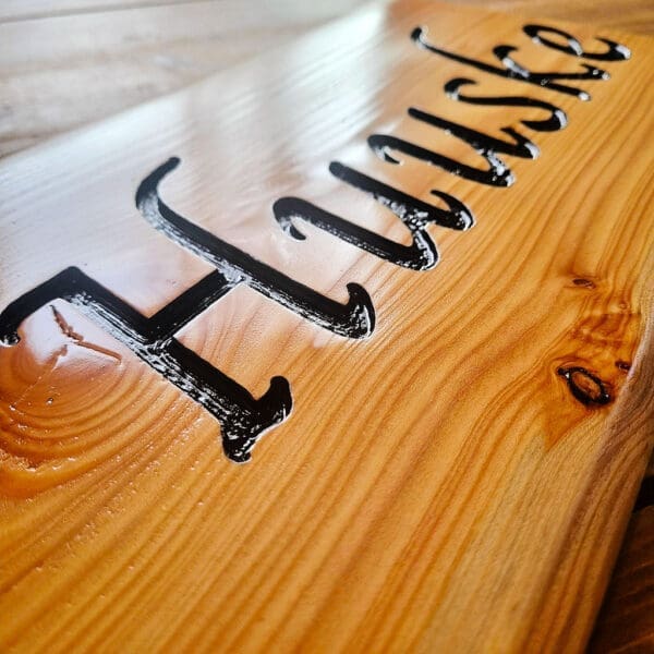 Gefreesd houten naambord