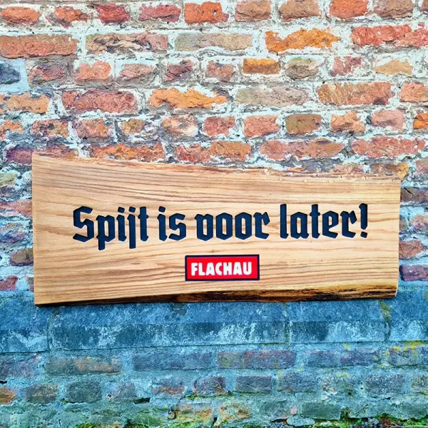 Logobord Eiken gefreesd in kleur